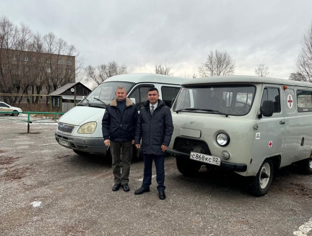 Бирская центральная районная больница передала для бойцов СВО автомобили УАЗ и Газель