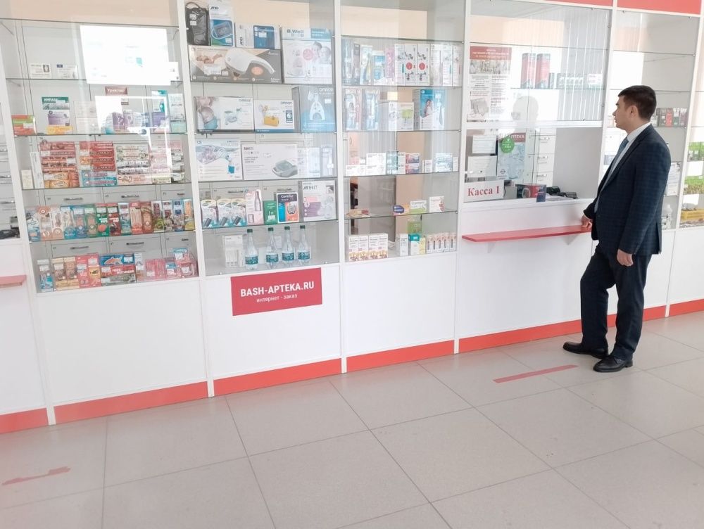 Проверка работы аптеки "Башфармация": главный врач Бирской ЦРБ Хаматов Айдар Ралифович подтвердил отсутствие очередей