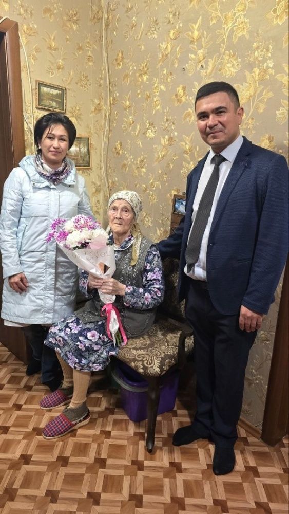 Свой 90-летний юбилей отмечает ветеран медицинской службы Бабушкина Анастасия Петровна